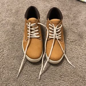women's tan/brown mid top timberland skyla bay sneaker boots size 9.5